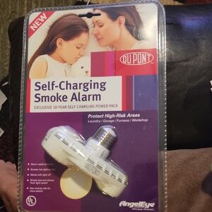 DuPont Self-Charging Smoke Alarm NWT